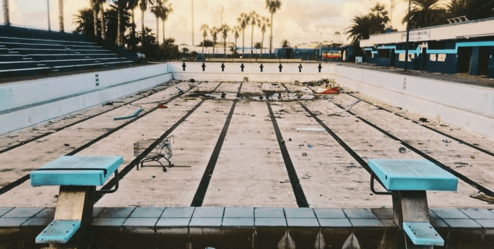 Two People Die When Car Flies Into a Swimming Pool
